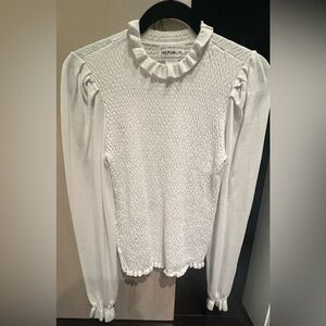 Republic white stretch chiffon top, with sleeves and a neck design size M.